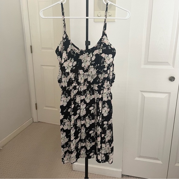 Floral Mini Summer Dress with Adjustable Straps - Picture 4 of 9